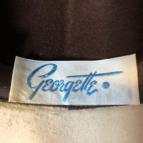 Vintage Georgette Velour Hat with Feather (read) - Picture 5 of 7
